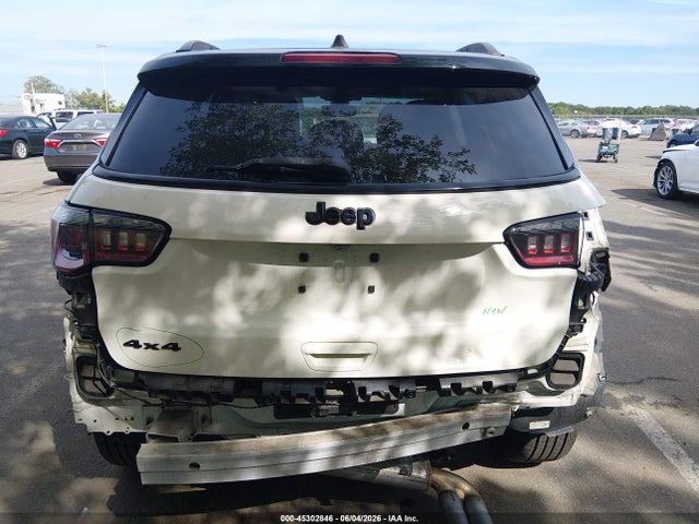 45302846 :رقم المزاد ، 3C4NJDBBXJT325719 vin ، 2018 Jeep Compass Altitude 4x4 مزاد بيع