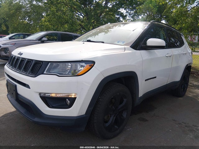 45302846 :رقم المزاد ، 3C4NJDBBXJT325719 vin ، 2018 Jeep Compass Altitude 4x4 مزاد بيع