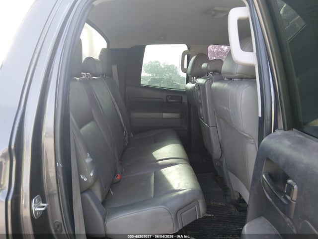 45303027 :رقم المزاد ، 5TFUW5F15CX265487 vin ، 2012 Toyota Tundra Grade 5.7l V8 مزاد بيع