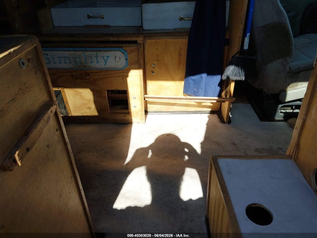 45303028 :رقم المزاد ، 1GBFG15R8V1064571 vin ، 1997 Chevrolet Chevy Van Yf7 Upfitter Pkg. مزاد بيع