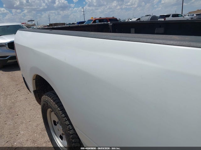 45303036 :رقم المزاد ، 3C6JR7DG2PG628729 vin ، 2023 Ram 1500 Classic Tradesman  4x4 8' Box مزاد بيع