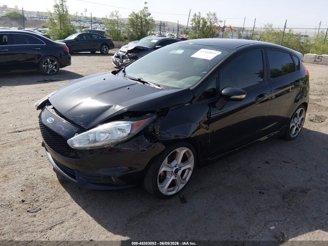 Ford FIESTA ST 2015 3FADP4GX5FM146056 Image 2
