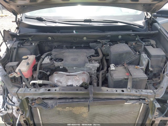 45303182 :رقم المزاد ، 2T3BFREV6FW353931 vin ، 2015 Toyota Rav4 Le مزاد بيع