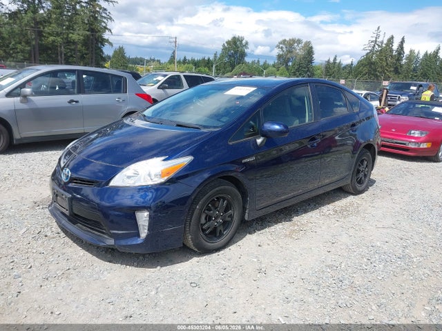 Toyota Prius Two 2014 JTDKN3DU8E1740874 Image 2