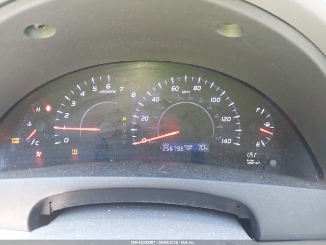 45303207 :رقم المزاد ، 4T1BF3EK0AU053032 vin ، 2010 Toyota Camry Le مزاد بيع