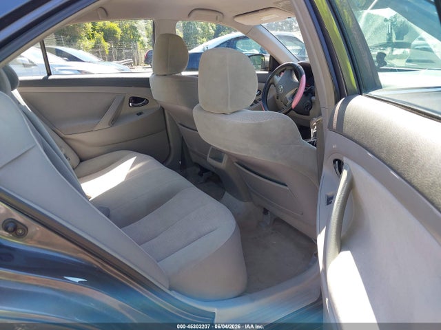 45303207 :رقم المزاد ، 4T1BF3EK0AU053032 vin ، 2010 Toyota Camry Le مزاد بيع