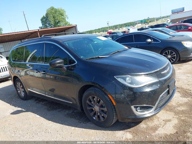 45303285 :رقم المزاد ، 2C4RC1BG3HR642311 vin ، 2017 Chrysler Pacifica Touring-l مزاد بيع