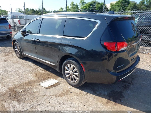 45303285 :رقم المزاد ، 2C4RC1BG3HR642311 vin ، 2017 Chrysler Pacifica Touring-l مزاد بيع