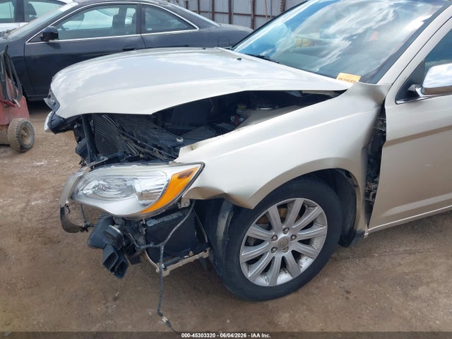Aukcja sprzedaży 2013 Chrysler 200 Limited, vin: 1C3CCBCG6DN569375, numer aukcji: 45303320