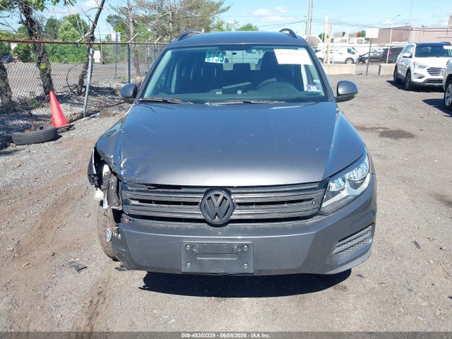 45303328 :رقم المزاد ، WVGBV7AX0FW579393 vin ، 2015 Volkswagen Tiguan S مزاد بيع