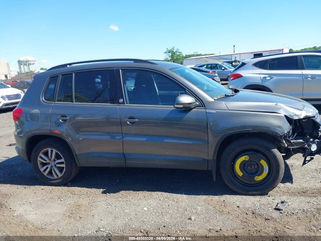45303328 :رقم المزاد ، WVGBV7AX0FW579393 vin ، 2015 Volkswagen Tiguan S مزاد بيع