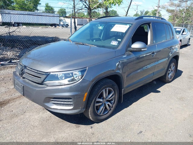 45303328 :رقم المزاد ، WVGBV7AX0FW579393 vin ، 2015 Volkswagen Tiguan S مزاد بيع