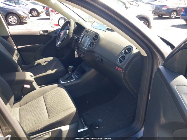 45303328 :رقم المزاد ، WVGBV7AX0FW579393 vin ، 2015 Volkswagen Tiguan S مزاد بيع
