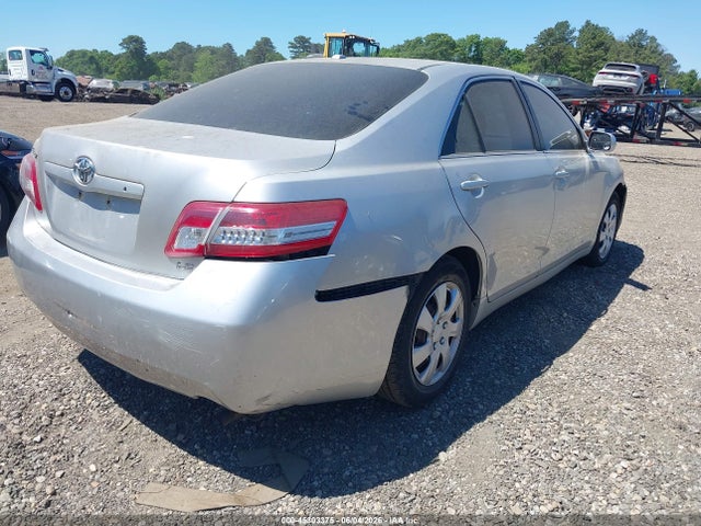 45303375 :رقم المزاد ، 4T1BF3EK1AU041133 vin ، 2010 Toyota Camry Le مزاد بيع