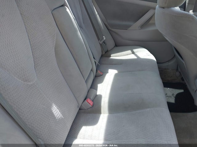 45303375 :رقم المزاد ، 4T1BF3EK1AU041133 vin ، 2010 Toyota Camry Le مزاد بيع