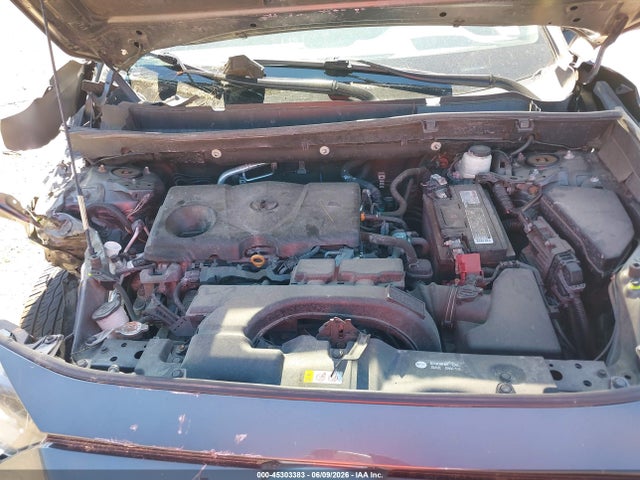 2T3F1RFV4LW092065 Toyota RAV4 LE