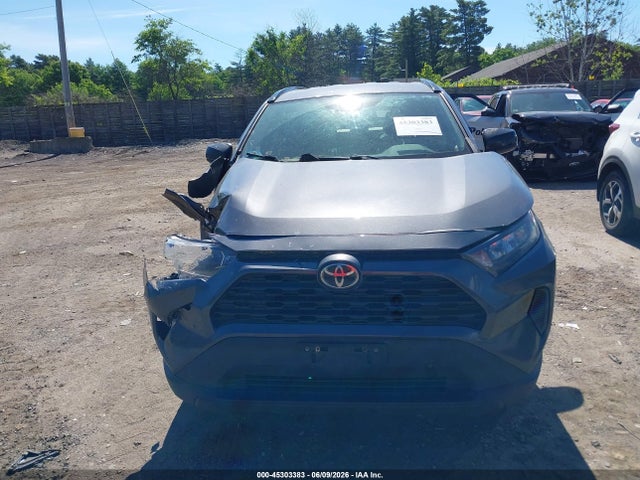 2T3F1RFV4LW092065 Toyota RAV4 LE