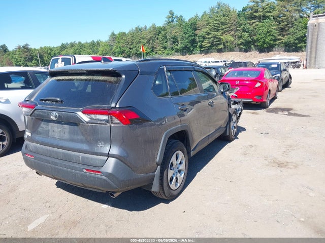 2T3F1RFV4LW092065 Toyota RAV4 LE