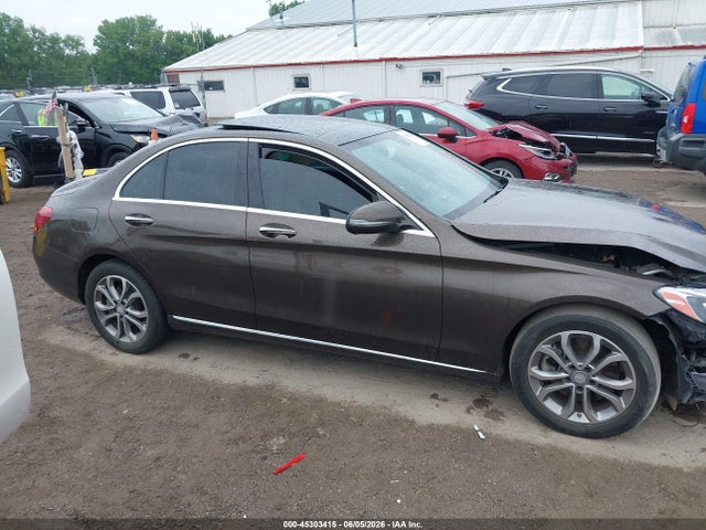 45303415 :رقم المزاد ، 55SWF4KB8GU108584 vin ، 2016 Mercedes-benz C 300 4matic مزاد بيع