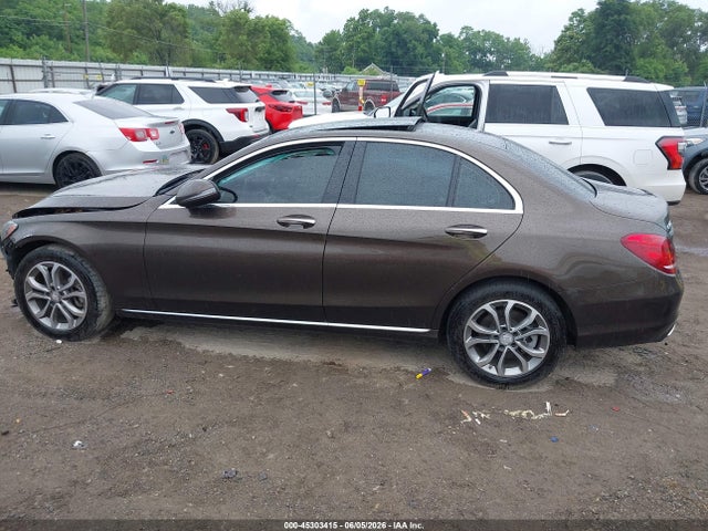 45303415 :رقم المزاد ، 55SWF4KB8GU108584 vin ، 2016 Mercedes-benz C 300 4matic مزاد بيع