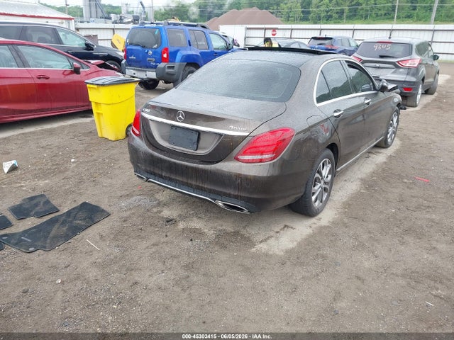 45303415 :رقم المزاد ، 55SWF4KB8GU108584 vin ، 2016 Mercedes-benz C 300 4matic مزاد بيع