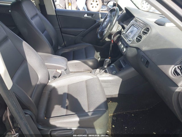 WVGAV7AXXHK018737 Volkswagen Tiguan 2.0t/2.0t S