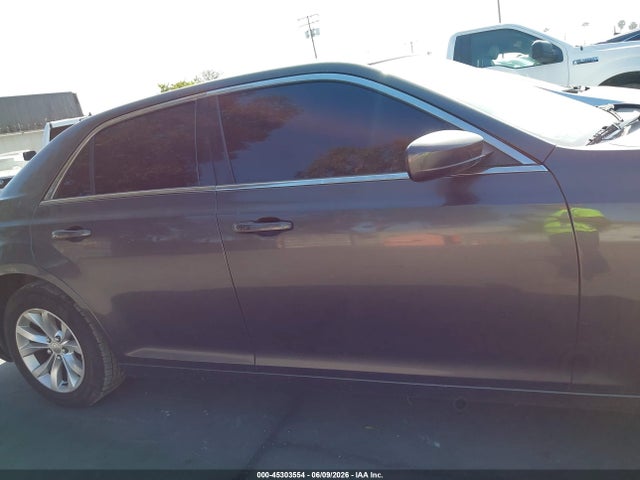 Продажа на аукционе авто 2015 Chrysler 300 Limited, vin: 2C3CCAAG2FH735884, номер лота: 45303554