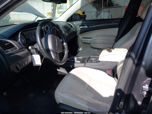 Продажа на аукционе авто 2015 Chrysler 300 Limited, vin: 2C3CCAAG2FH735884, номер лота: 45303554