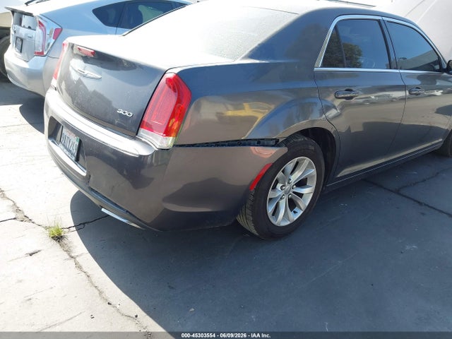 Продажа на аукционе авто 2015 Chrysler 300 Limited, vin: 2C3CCAAG2FH735884, номер лота: 45303554