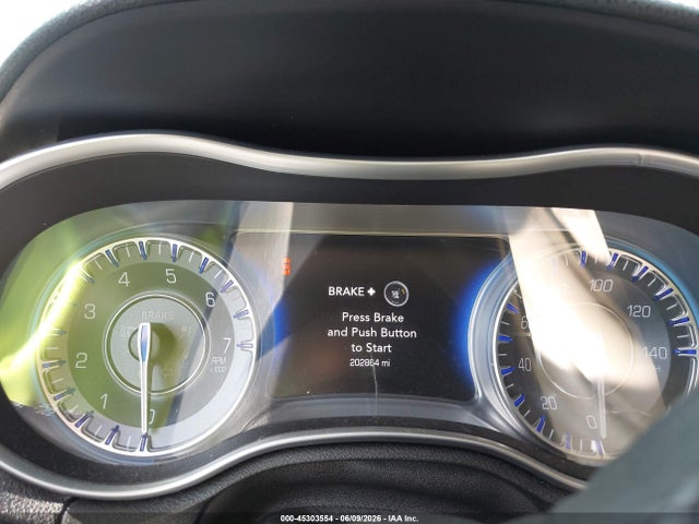 Продажа на аукционе авто 2015 Chrysler 300 Limited, vin: 2C3CCAAG2FH735884, номер лота: 45303554