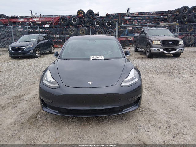 Tesla Model 3 Long Range/mid Range 2018 5YJ3E1EA2JF032005 Image 11
