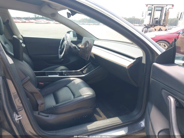 Tesla Model 3 Long Range/mid Range 2018 5YJ3E1EA2JF032005 Image 5