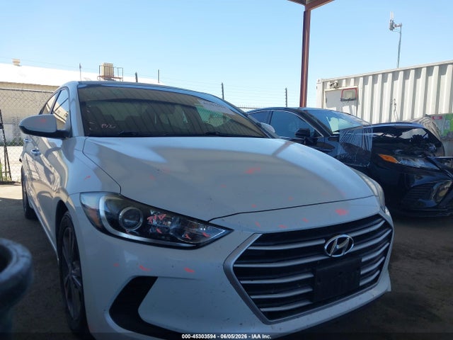2017 5NPD84LF2HH128627 main image