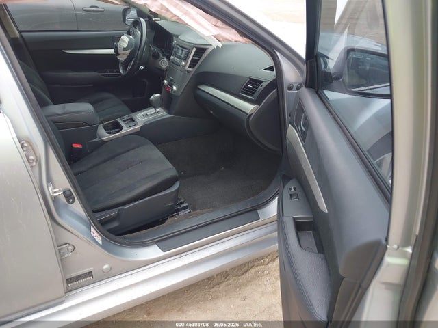 45303708 :رقم المزاد ، 4S3BMBC63D3014827 vin ، 2013 Subaru Legacy 2.5i Premium مزاد بيع