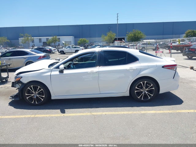 4T1B11HK4JU083665 Toyota CAMRY SE