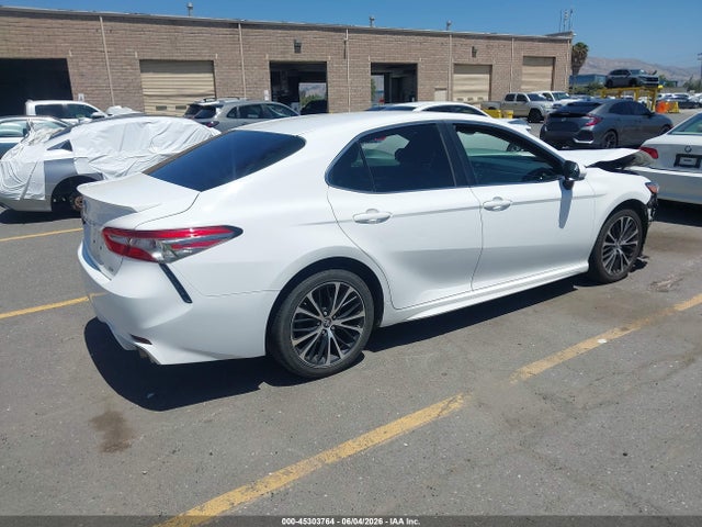 Toyota CAMRY SE 2018 4T1B11HK4JU083665 Image 4