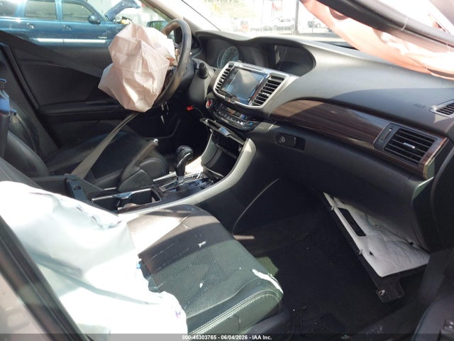 45303765 :رقم المزاد ، 1HGCR3F93GA019609 vin ، 2016 Honda Accord Touring مزاد بيع