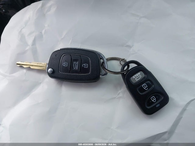 2017 Hyundai Elantra Se მანქანა იყიდება აუქციონზე, vin: KMHD74LF5HU418204, აუქციონის ნომერი: 45303806