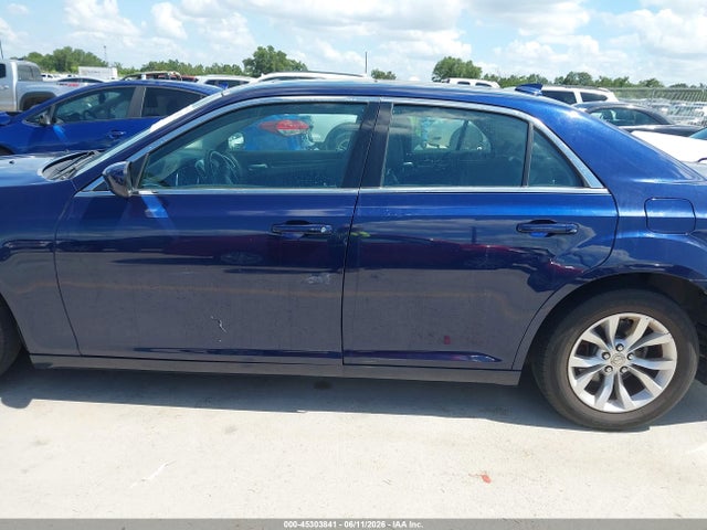 Продажа на аукционе авто 2016 Chrysler 300 Limited, vin: 2C3CCAAG8GH243121, номер лота: 45303841