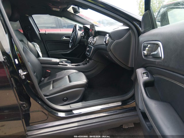 2020 Mercedes-benz Gla 250 მანქანა იყიდება აუქციონზე, vin: WDCTG4EB3LU027131, აუქციონის ნომერი: 45303908