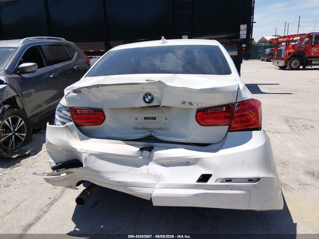 45303987 :رقم المزاد ، WBA3B1C58FK139694 vin ، 2015 Bmw 320i مزاد بيع