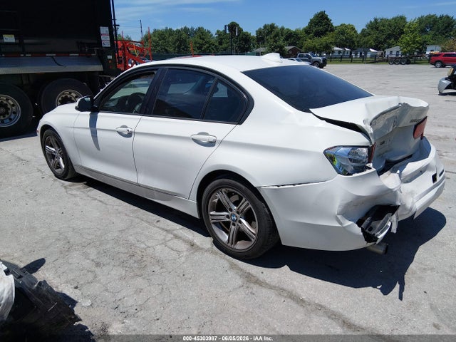 45303987 :رقم المزاد ، WBA3B1C58FK139694 vin ، 2015 Bmw 320i مزاد بيع