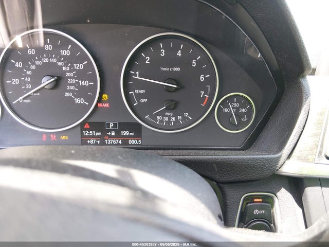 45303987 :رقم المزاد ، WBA3B1C58FK139694 vin ، 2015 Bmw 320i مزاد بيع