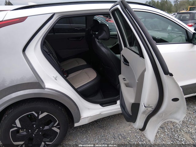 KIA Niro Ev Wave 2023 KNDCT3L14P5019982 Image 8