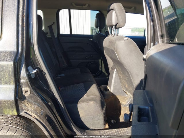 45304106 :رقم المزاد ، 1C4NJPBA4GD505771 vin ، 2016 Jeep Patriot Sport مزاد بيع