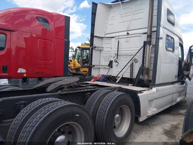 2017 Volvo Vnl მანქანა იყიდება აუქციონზე, vin: 4V4NC9TK2HN980719, აუქციონის ნომერი: 45304162