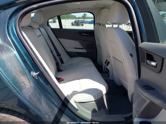 Jaguar Xe 25t Prestige 2017 SAJAE4BG6HA972667 Image 8