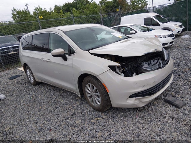 45304183 :رقم المزاد ، 2C4RC1DG5HR609839 vin ، 2017 Chrysler Pacifica Touring مزاد بيع