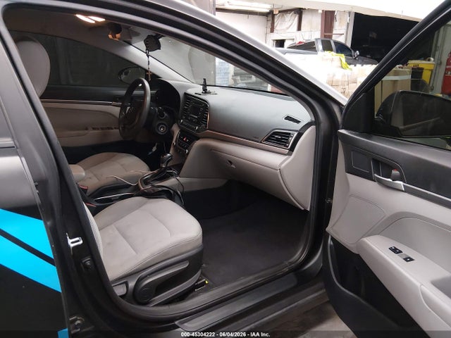 Hyundai ELANTRA SE 2017 5NPD74LF9HH158131 Image 5