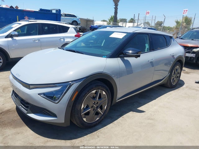 KIA Ev6 Light Long Range Rwd 2025 5XYC34JA1SG013369 Image 2